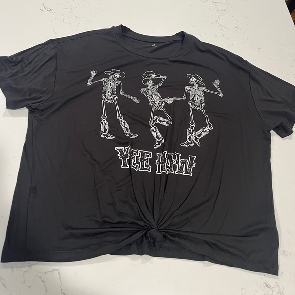 💀Skeleton top!💀 - Picture 2 of 8